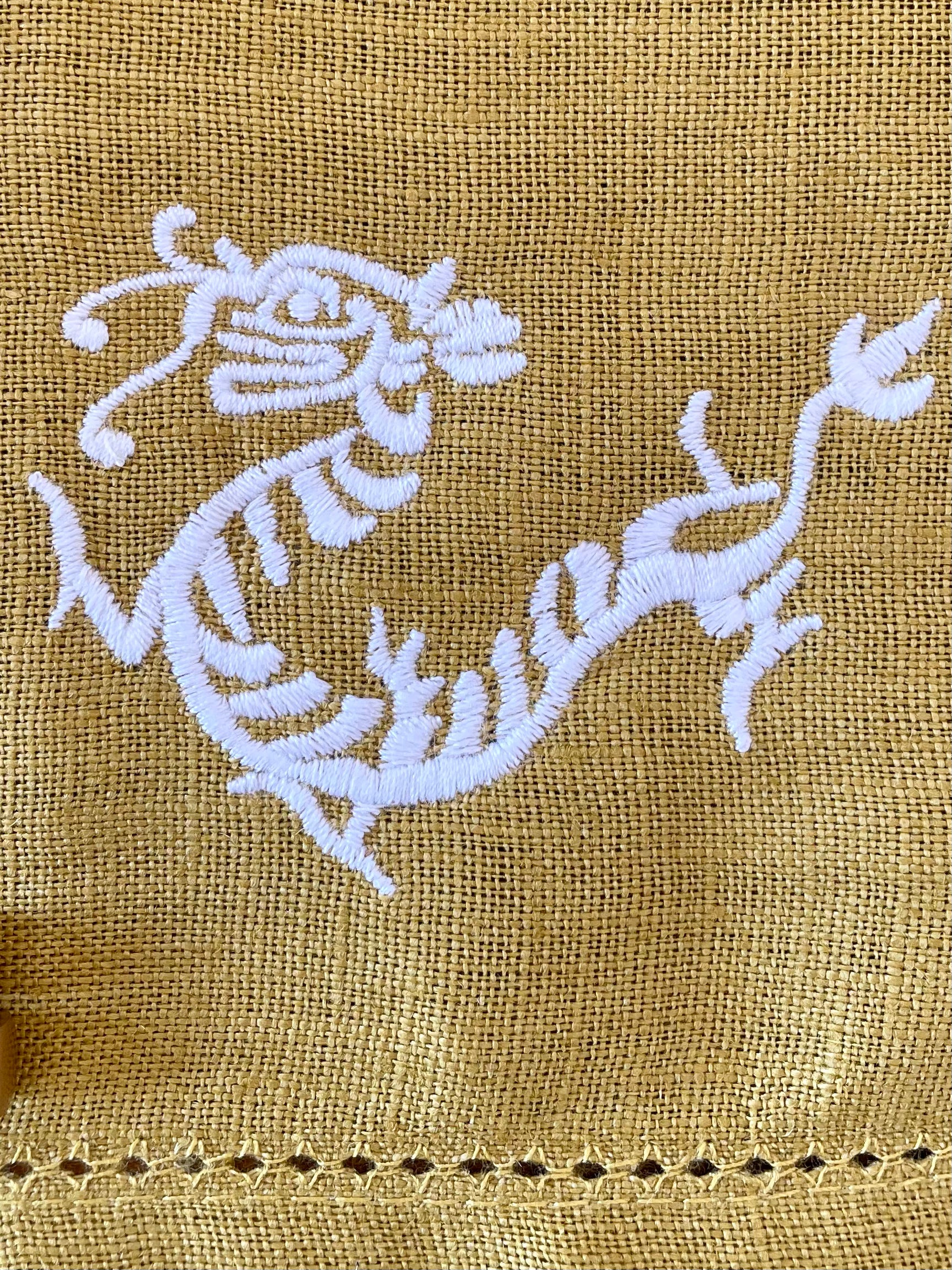 Golden Linen Placemats with Dragon - Set of 4 pieces