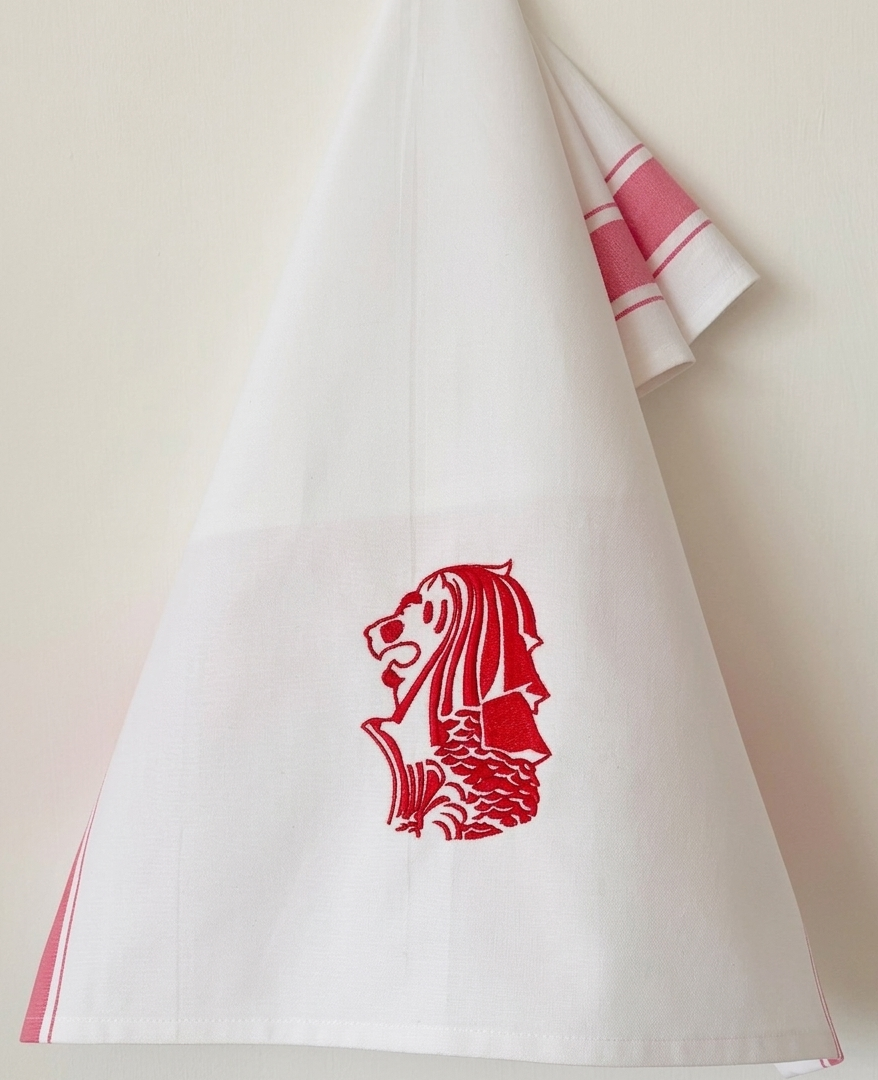 Tea towel with Red Merlion