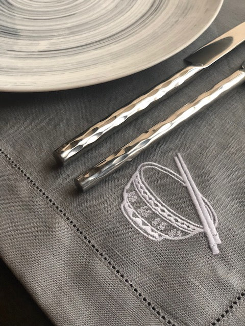Grey Linen Placemats with Hong Kong symbols - Set of 4 pieces